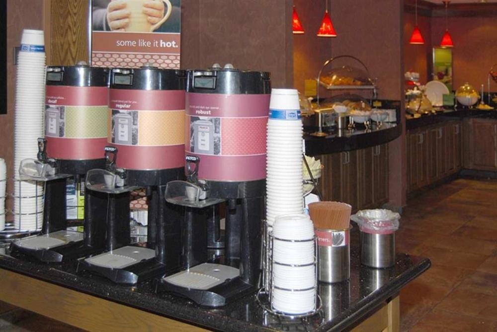 Hampton Inn & Suites Carson Stadt Restaurant foto