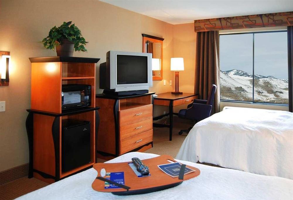 Hampton Inn & Suites Carson Stadt Zimmer foto